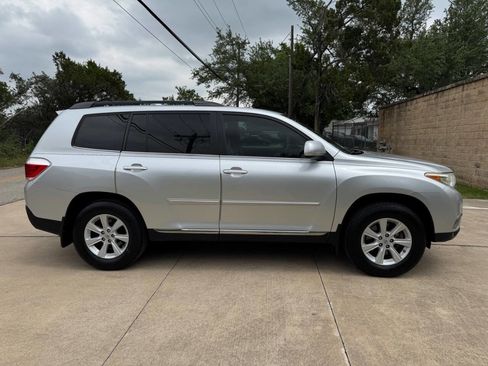 Used 2013 Toyota Highlander Plus FWD image 15