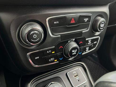 Used 2018 Jeep Compass Trailhawk AWD/4WD image 49