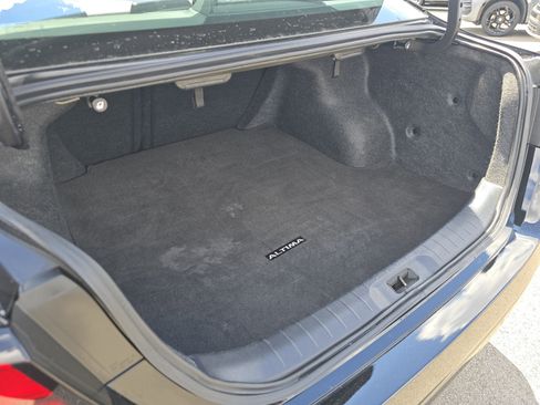 Used 2025 Nissan Altima 2.5 SV FWD image 14