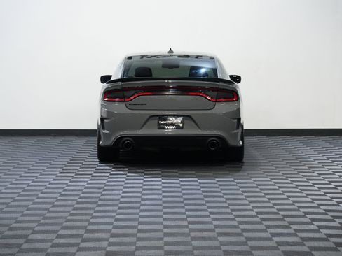 Used 2017 Dodge Charger R/T RWD image 6
