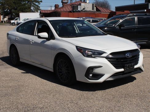 Used 2025 Subaru Legacy Premium AWD/4WD image 3