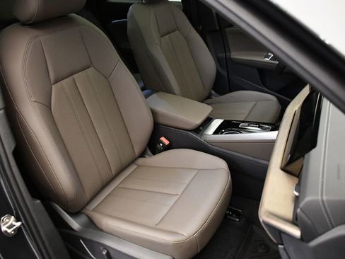 Used 2025 Audi Q5 Premium w/ Convenience Package image 47