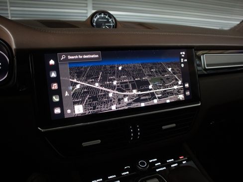 Used 2022 Porsche Cayenne Turbo S AWD/4WD image 25