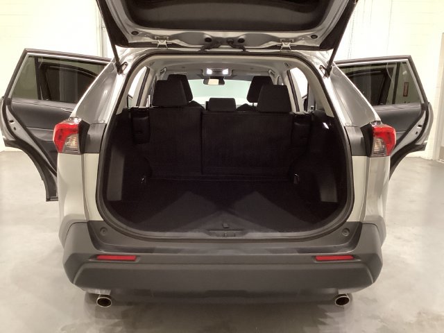 Used 2023 Toyota RAV4 LE AWD/4WD image 12