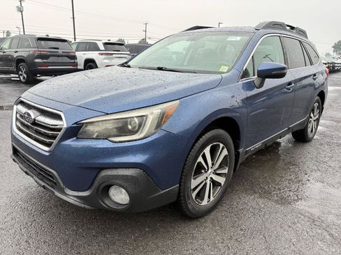 Used 2019 Subaru Outback 2.5i Limited AWD/4WD image 3