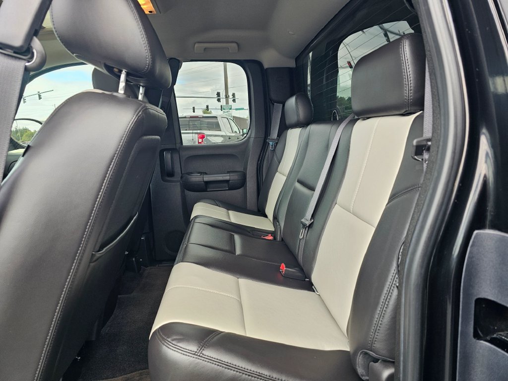 Used 2010 GMC Sierra 1500 SLT w/ All-Terrain Package AWD/4WD image 16
