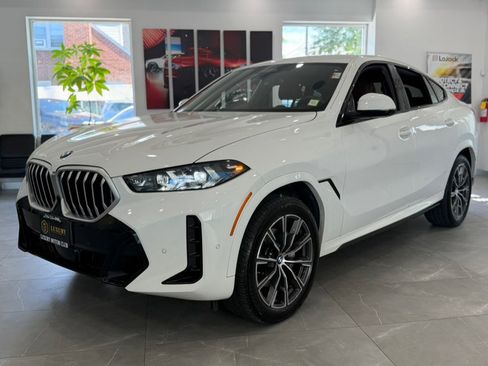 Used 2026 BMW X6 xDrive40i w/ Premium Package AWD/4WD image 3