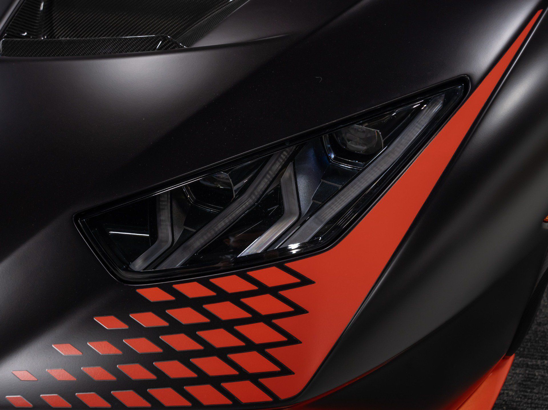 Used 2024 Lamborghini Huracan STO RWD image 21