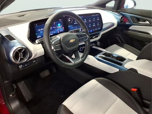 Used 2024 Chevrolet Equinox EV LT FWD image 9