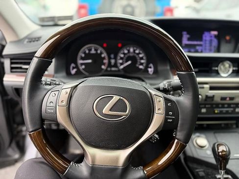 Used 2013 Lexus ES 350 w/ Premium Pkg FWD image 15