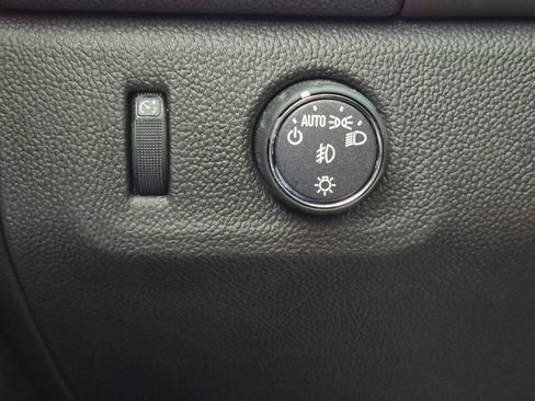 Used 2022 Chevrolet Colorado LT w/ Redline Special Edition RWD image 13