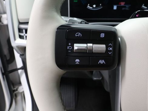 Used 2025 Hyundai Santa Fe SEL FWD image 26