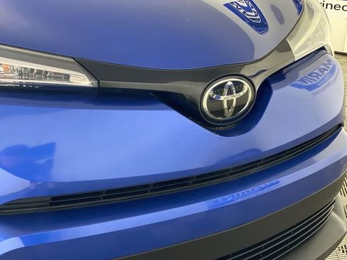 Used 2019 Toyota C-HR LE FWD image 34