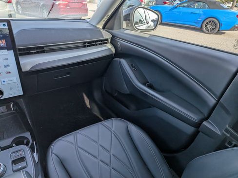 Used 2023 Ford Mustang Mach-E Select w/ Comfort Package Lite RWD image 17