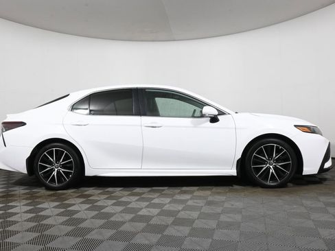 Used 2023 Toyota Camry SE w/ Cold Weather Package image 8