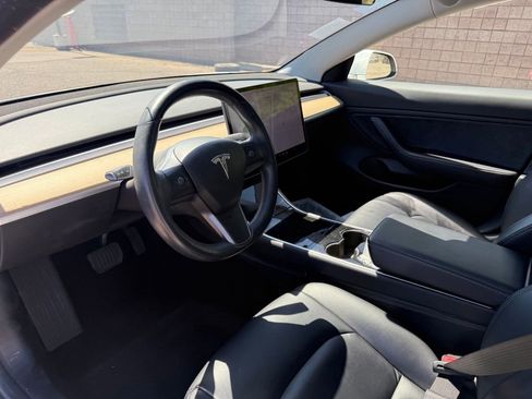 Used 2018 Tesla Model 3 Long Range RWD image 13