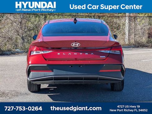 Certified 2024 Hyundai Elantra Blue image 4