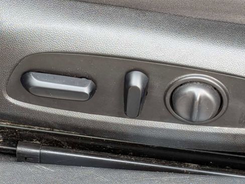 Used 2018 Chevrolet Malibu LT image 16