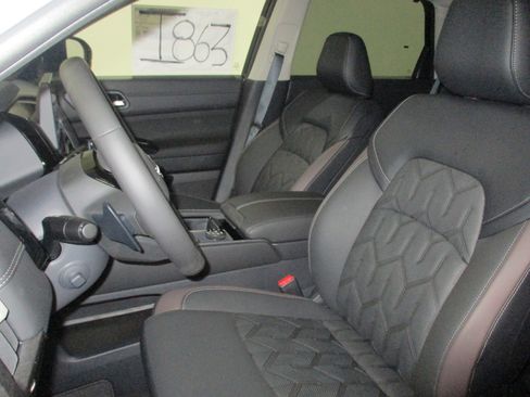 New 2026 Nissan Pathfinder Platinum w/ Cargo Package image 15