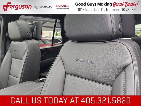 New 2026 GMC Yukon Denali w/ Denali Reserve Package AWD/4WD image 17
