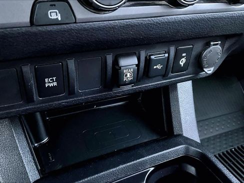 Certified 2023 Toyota Tacoma TRD Off-Road image 34