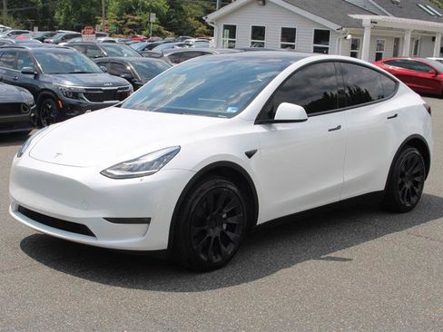 Used 2023 Tesla Model Y Long Range AWD/4WD image 3