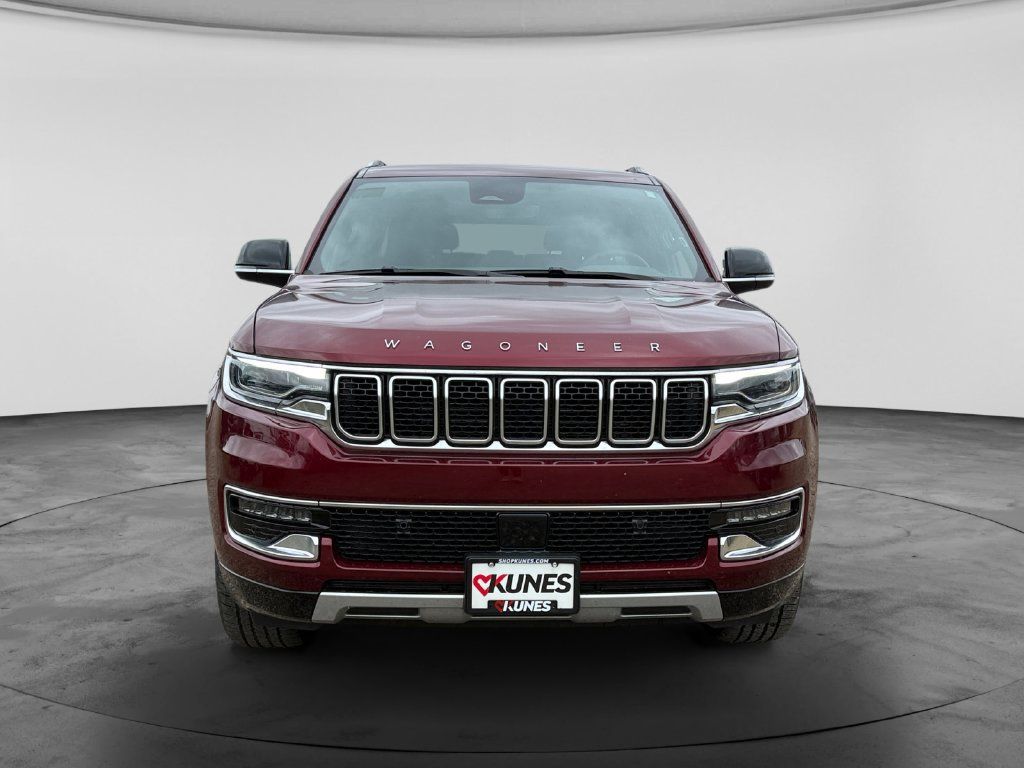 Used 2025 Jeep Wagoneer Series II AWD/4WD image 4