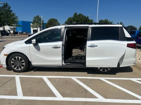 Used 2024 Honda Odyssey EX-L image 7