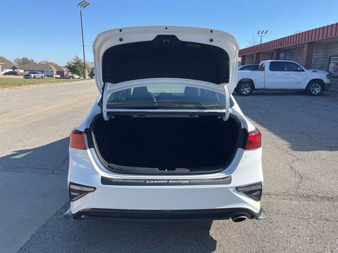 Used 2019 Kia Forte LXS image 9