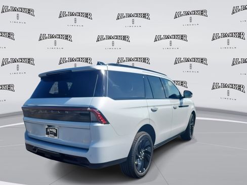 New 2026 Lincoln Navigator Reserve w/ Jet Appearance Package AWD/4WD image 5