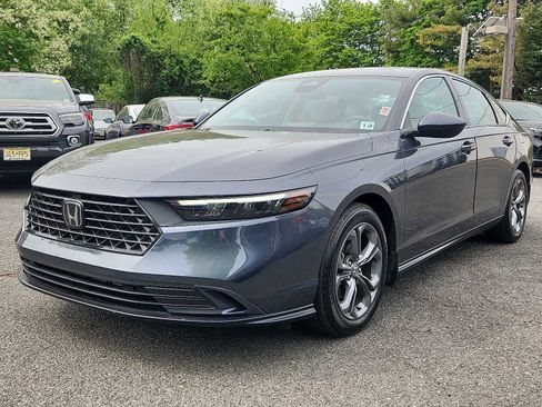 Certified 2023 Honda Accord EX image 3