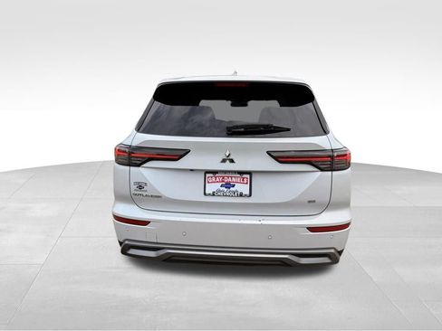 Used 2025 Mitsubishi Outlander SE FWD image 5