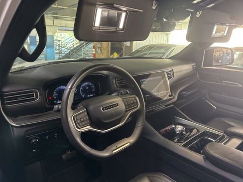 Used 2024 Jeep Wagoneer Series II image 6