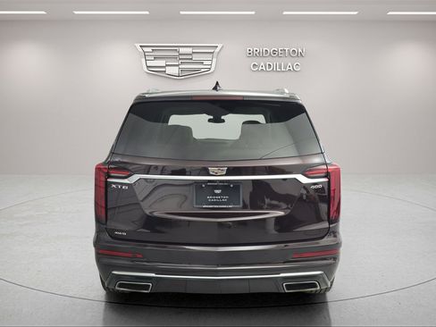 Used 2021 Cadillac XT6 Premium Luxury image 1