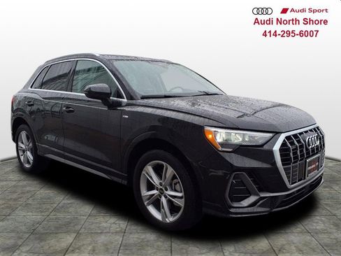 Used 2022 Audi Q3 2.0T Premium w/ Convenience Package image 4