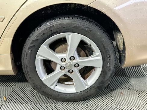 Used 2013 Toyota Corolla LE image 29