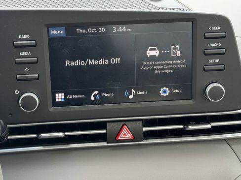 Used 2025 Hyundai Elantra SE image 14