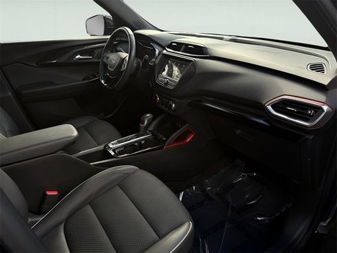 Used 2023 Chevrolet TrailBlazer RS image 27