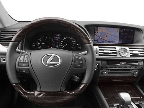 Used 2013 Lexus LS 460 w/ Comfort Pkg RWD image 6