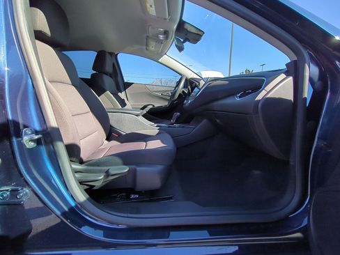 Used 2019 Chevrolet Malibu LT w/ Driver Confidence Package II image 28