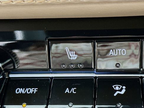 New 2026 Chevrolet Equinox ACTIV AWD/4WD image 21