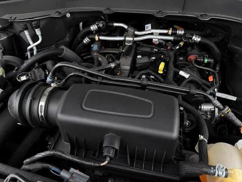 Used 2023 Ford Explorer XLT RWD image 35