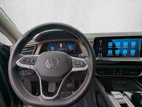 New 2026 Volkswagen Atlas SE FWD image 15