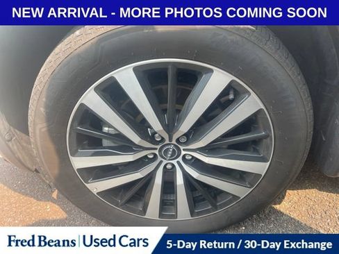 Used 2023 Nissan Pathfinder Platinum w/ Lighting Package (N93) AWD/4WD image 14