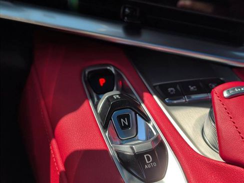 Used 2024 Chevrolet Corvette Z06 RWD image 9