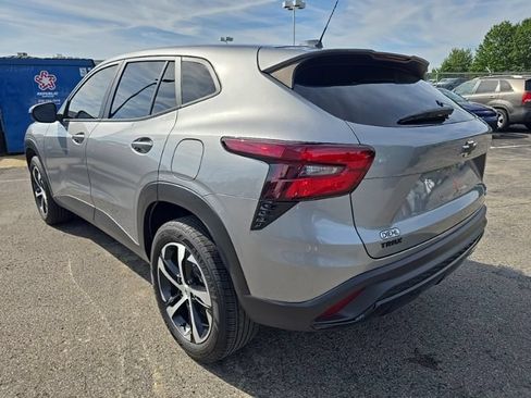 Used 2024 Chevrolet Trax RS FWD image 5
