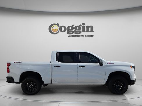 Used 2025 Chevrolet Silverado 1500 LT Trail Boss w/ Convenience Package II AWD/4WD image 7