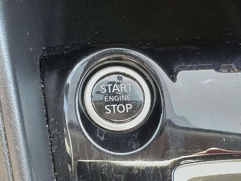 Used 2021 Nissan Kicks S image 24