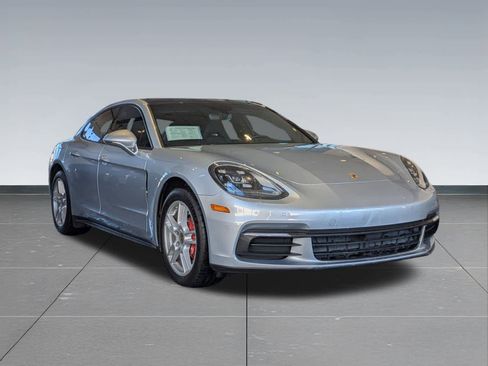 Used 2017 Porsche Panamera 4 image 8