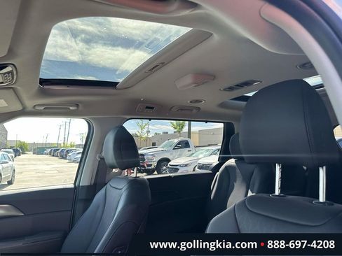 Certified 2026 Kia Carnival SX w/ SX Dark Edition Package FWD image 18